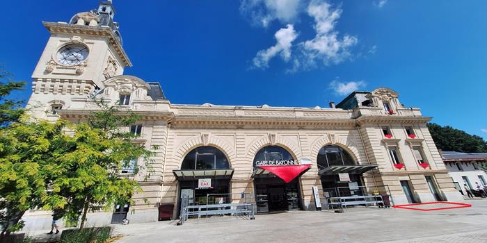 Parvis (hors foodtruck)